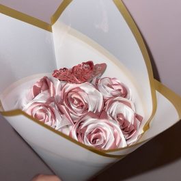 Букет от 7 сатенени рози