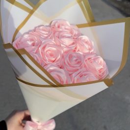 Букет „11 сатенени рози“