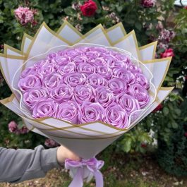 Вечен Букет 37 сатенени рози с органза