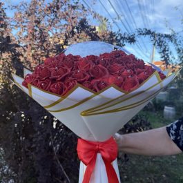 Букет 101 рози със сърце (фоам)